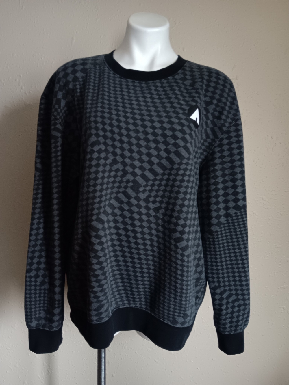 Airwalk Men's Black & Gray Checker Crewneck Sweater